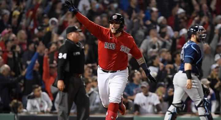 Christian Vazquez Posts Emotional...