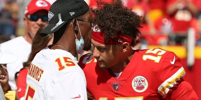 Patrick Mahomes’ dad, ex-MLB pitcher Pat Mahomes, says his son...