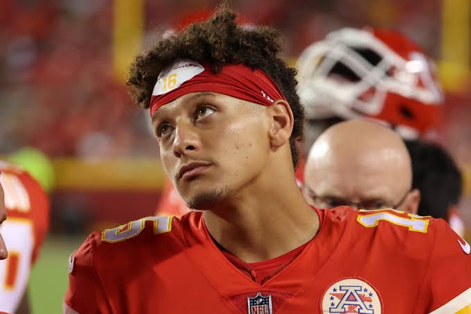 Patrick Mahomes’ dad, ex-MLB pitcher Pat Mahomes, says his son...