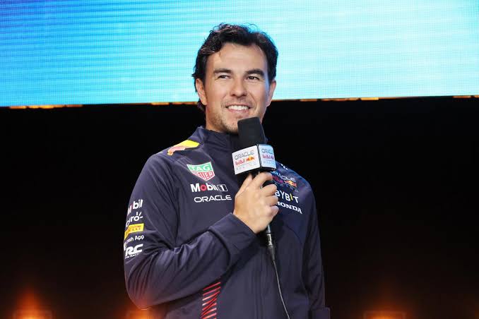 Sergio Perez shrugs off Daniel Ricciardo's Red Bull F1 return: “It doesn’t matter if....